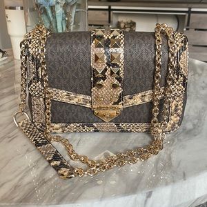 Michael Kors chain snake/Michael Kors print shoulder bag